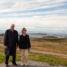 Their Majesties visit the wind park at Bessaker mountain (Photo: Ned Alley / NTB scanpix)